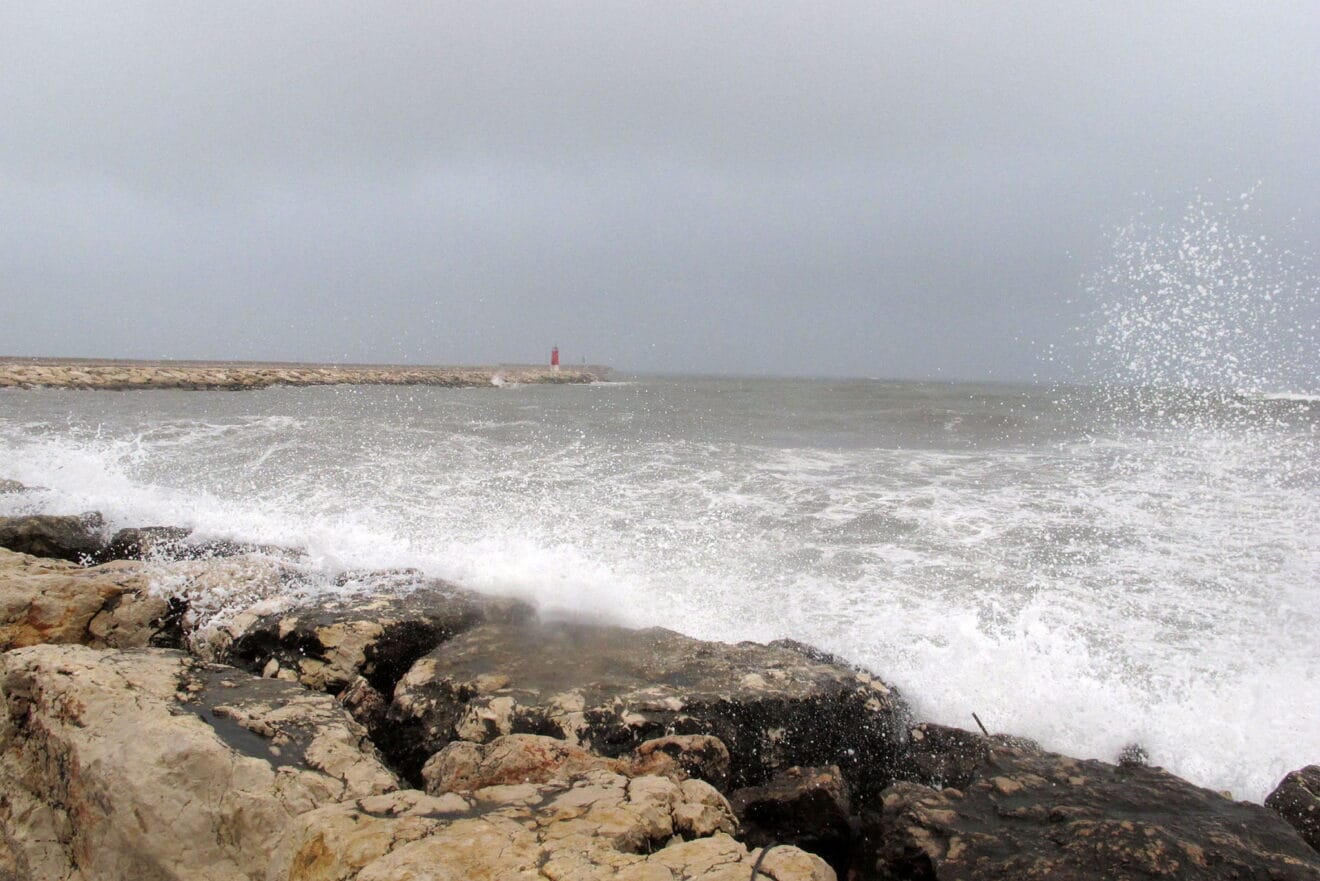 El temporal en la escollera | Tino Calvo