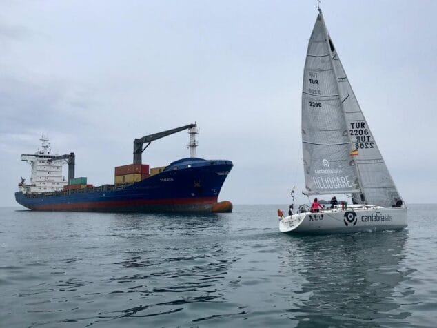 El Club de Vela Marina El Portet sigue con regatas y planifica un curso 1 Imagen: Embarcación de vela de Marina El Portet