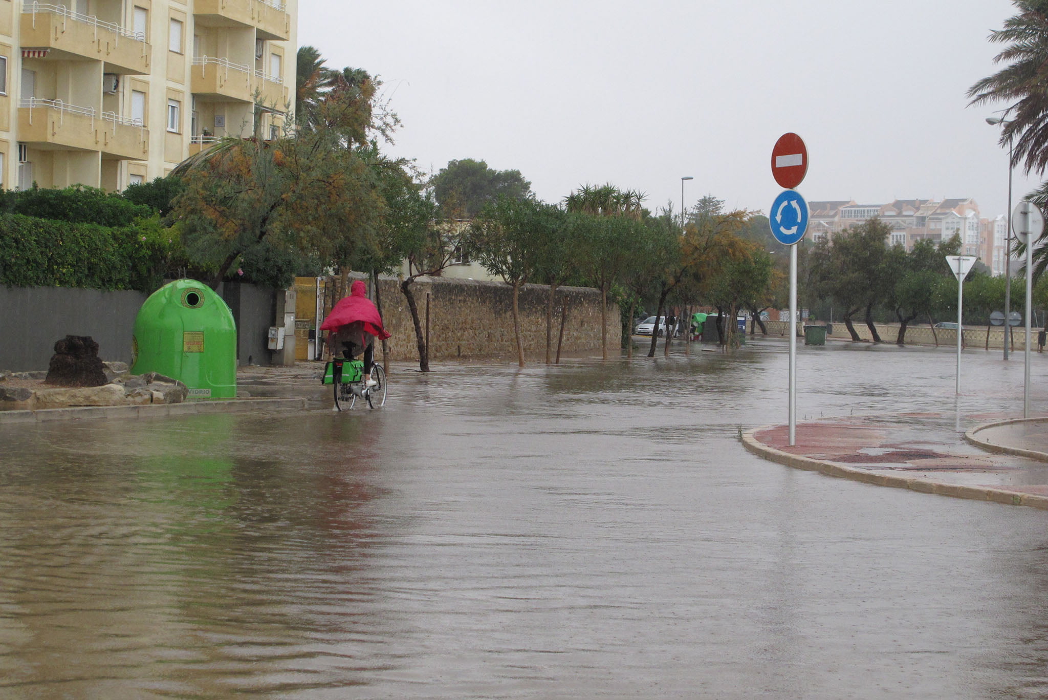 La fuerte lluvia inunda Dénia | Tino Calvo 11