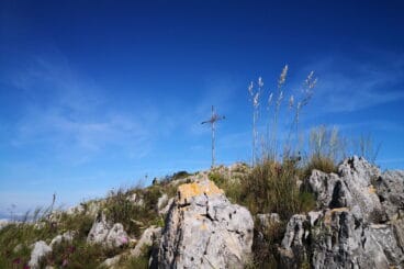 Llegada a la Creueta desde la cresta rocosa del Montgó