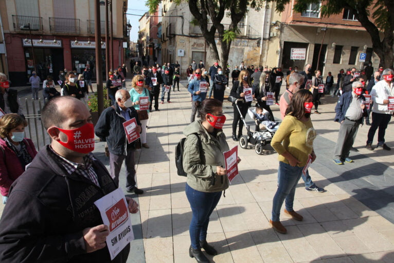 Manifestación de AEHTMA frente al ayuntamiento | Tino Calvo 02