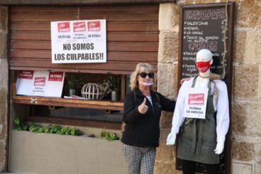 Manifestación de AEHTMA frente al ayuntamiento | Tino Calvo 18