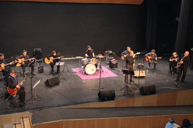 nova companyia de guitarres de denia en el centre social