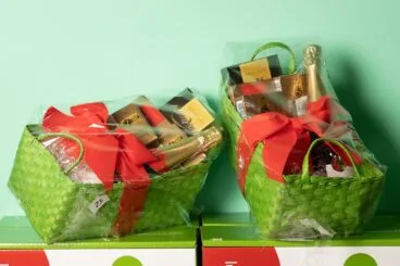 Pequeñas cestas de Navidad para empresas en Dénia – Lotes Canela