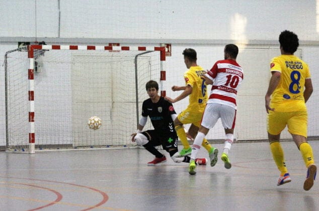 Imagen: Portería del Manresa frente a un ataque de los dianenses