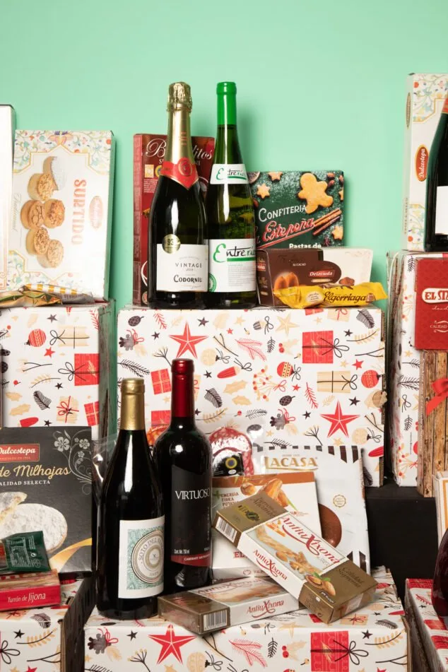 Los regalos de empresa más especiales de Dénia con Lotes Canela 1 Imagen: Regalos de Navidad para empresas en Dénia - Lotes Canela