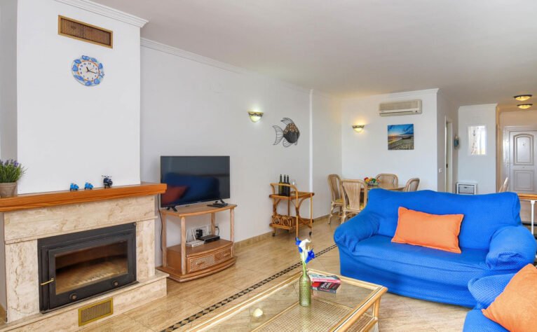 Salón de un apartamento de vacaciones para cuatro personas en Moraira - Aguila Rent a Villa