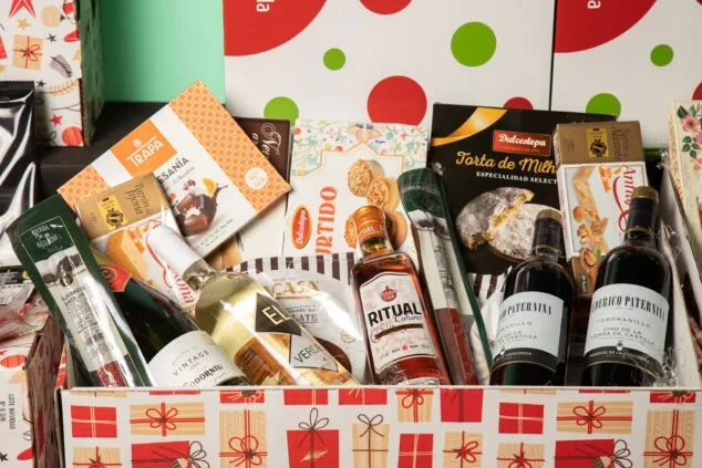 Los regalos de empresa más especiales de Dénia con Lotes Canela 4 surtido de navidad para empresas lotes canela