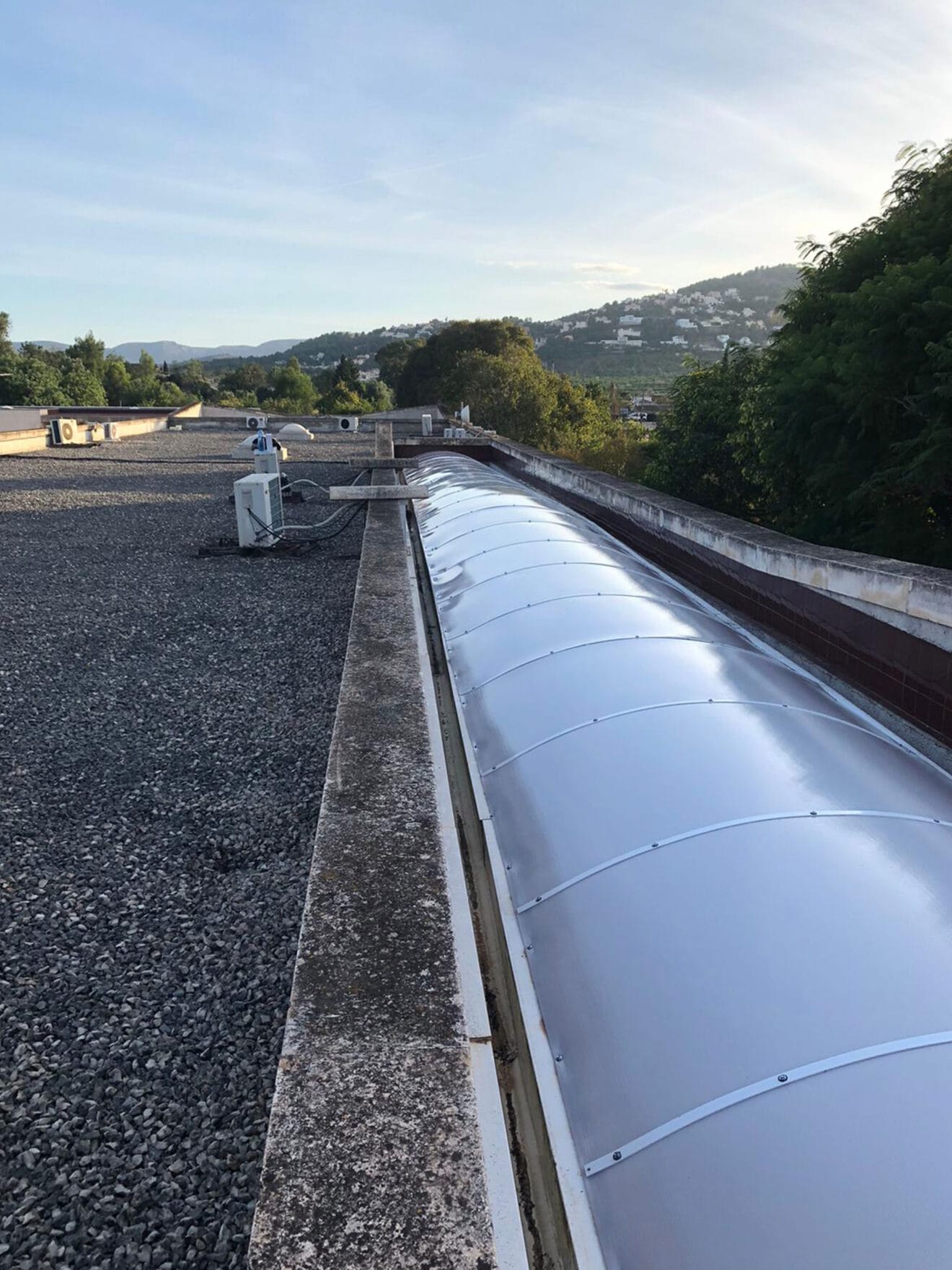 Techo fijo con forma de cúpula - Alucardona Pvc y Aluminios, S.L.