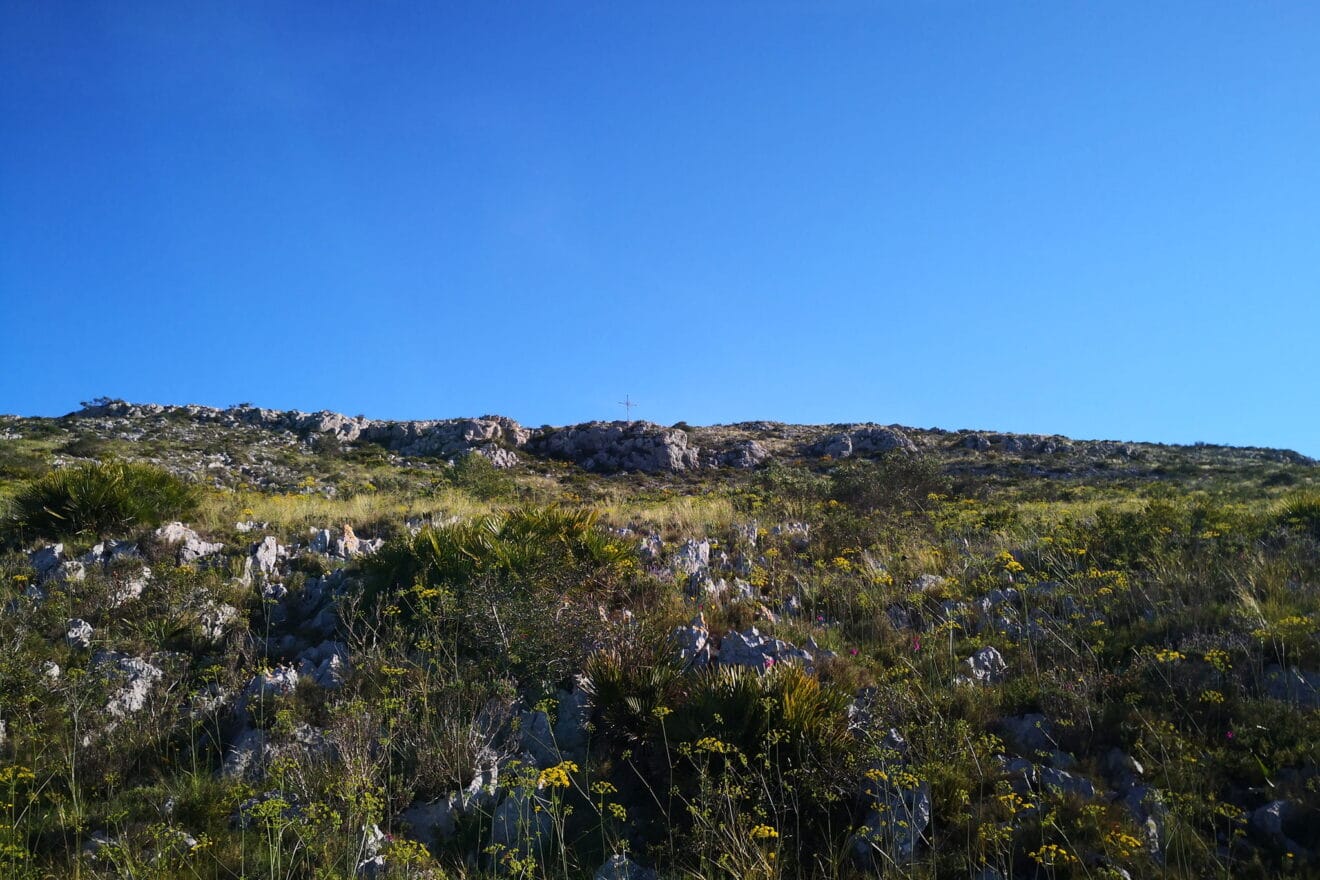 Tramo final del ascenso a la Creueta, ya se divisa al fondo