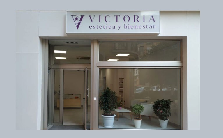 Entrada a las instalaciones de Victoria, estética y bienestar