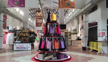 arbol de navidad solidario del mercat municipal