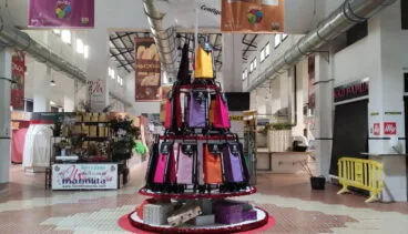Árbol de Navidad solidario del Mercat Municipal