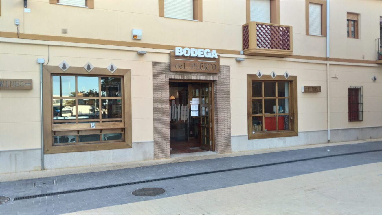 Exterior de Bodega Del Puerto