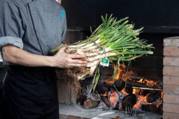 Calçots en Restaurante Voramar en Dénia.