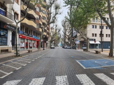 calle de marques de campo durante el confinamiento