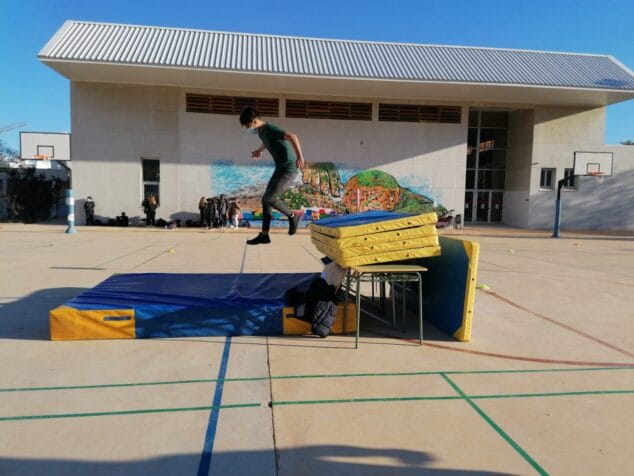 Alumnos del IES Sorts de la Mar de Dénia recaudan 390 euros para Matria y APAD 1 Imagen: Carrera Solidaria del IES Sorts de la Mar