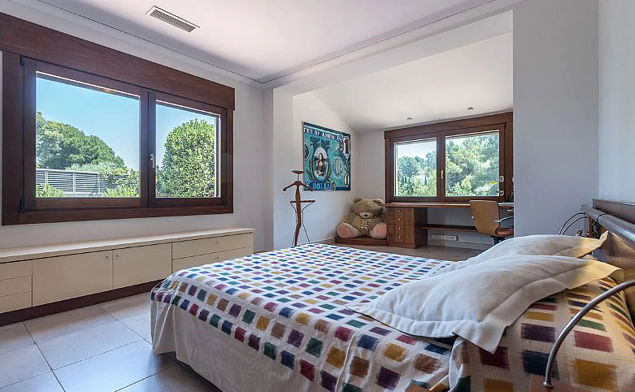 Dormitorio de un chalet en venta en Las Rotas en Dénia – Euroholding