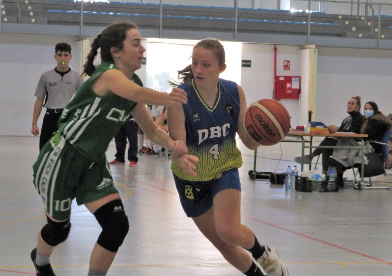 El Junior femenino jugó en el Paidos