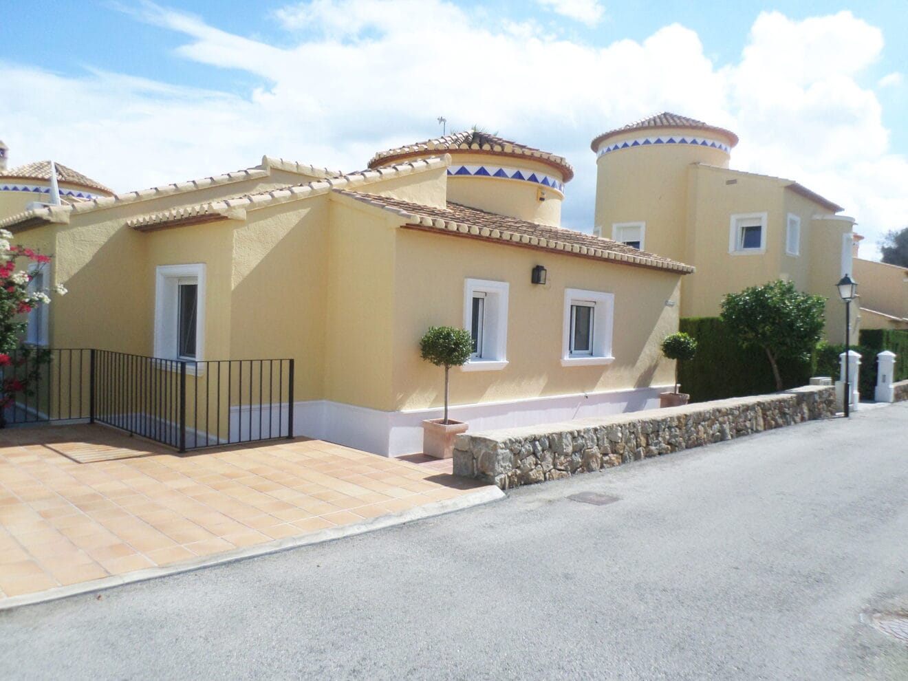 Exterior de un bungalow en venta en La Sella - Promociones Denia, S.L.