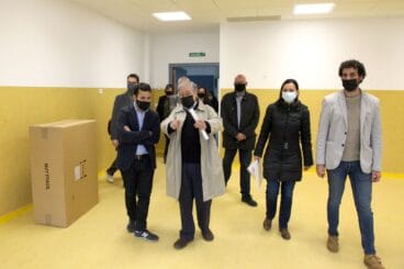 Marzà visita las instalaciones del CEIP La Xara