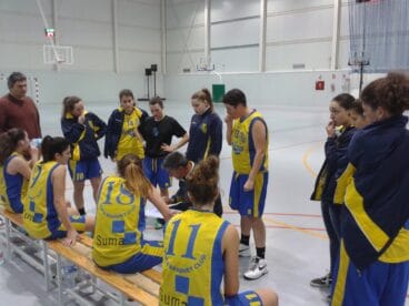 tiempo muerto del femenino del denia basquet