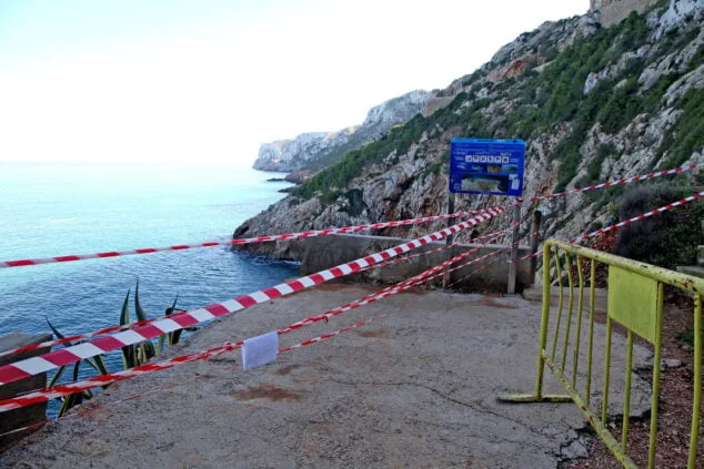 Imagen: Zona acotada en la cala Aigua Dolç