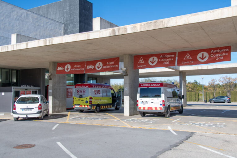 Ambulancias en urgencias del hospital de Dénia