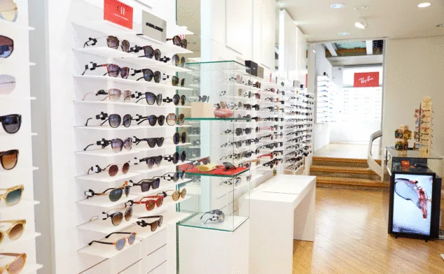 exposicion gafas denia rebajas optica benjamin