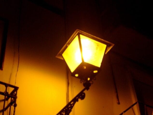 Imagen: Farola dianense iluminada