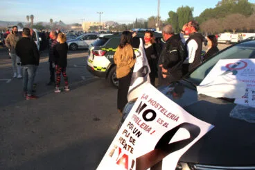 Manifestación de coches en Dénia de la hostelería 06