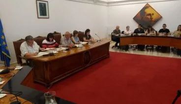 miembros del pspv durante un pleno de 2019
