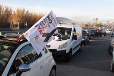 Play manifestación de coches en Dénia de la hostelería
