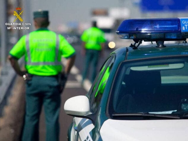 Imagen: Control de la Guardia Civil en la carretera