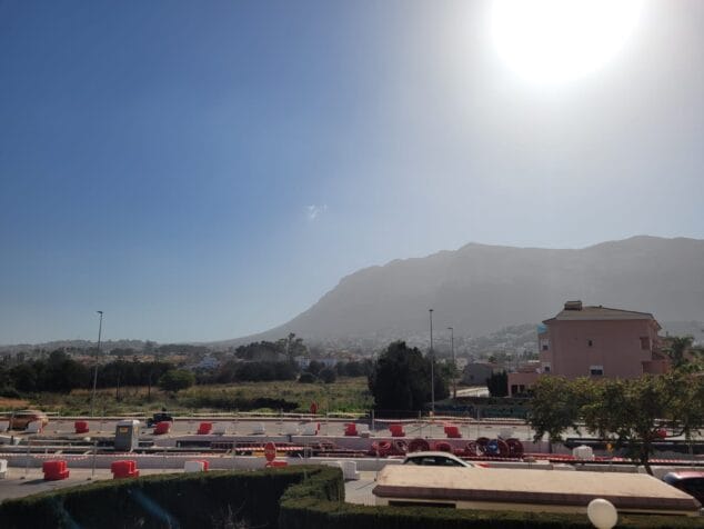 Imagen: La arena cubre el cielo de Dénia