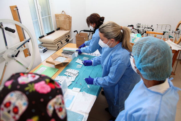 Imagen: Proceso de vacunación en una residencia de Xàbia
