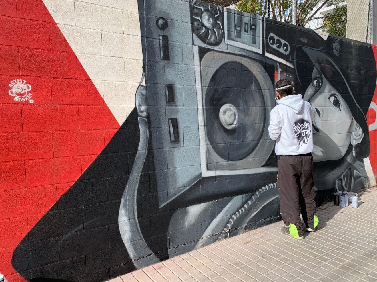 Trabajos de restauración de los grafitis de La Vía