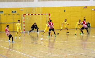 ataque del penya esplugues a la porteria dianense