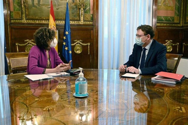 Ximo Puig anuncia que el Gobierno prevé aprobar en un mes el convenio que permitirá hacer llegar a empresas y autónomos las ayudas destinadas a los sectores más afectados por la pandemia 1 Imagen: El president traslada a la ministra de Hacienda la necesidad de que se desbloquee la reforma del sistema de financiación autonómica