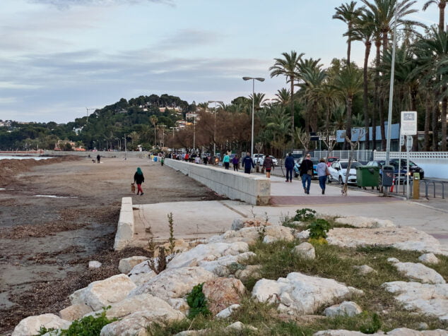 Imagen: Gente paseando en la Marineta Casiana