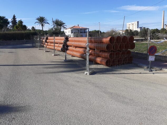 Imagen: Se han instalado más de 430 metros de nuevas conducciones en el entorno de las calles Artemis y Aquil·les
