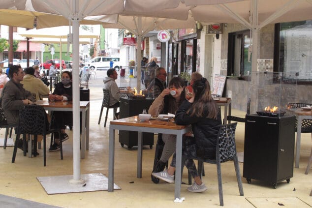 Imagen: Terraza en la plaza Archiduque Carlos