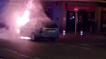 vehiculo incendiado