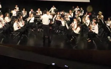 concierto de la banda juvenil de la agrupacion artistica musical de denia