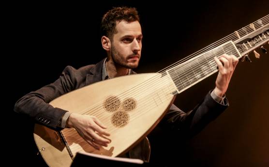 Imagen: Concierto en Dénia de tiorba por Daniel Zapico