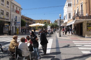 dianenses disfrutan de las terrazas del centro de la ciudad
