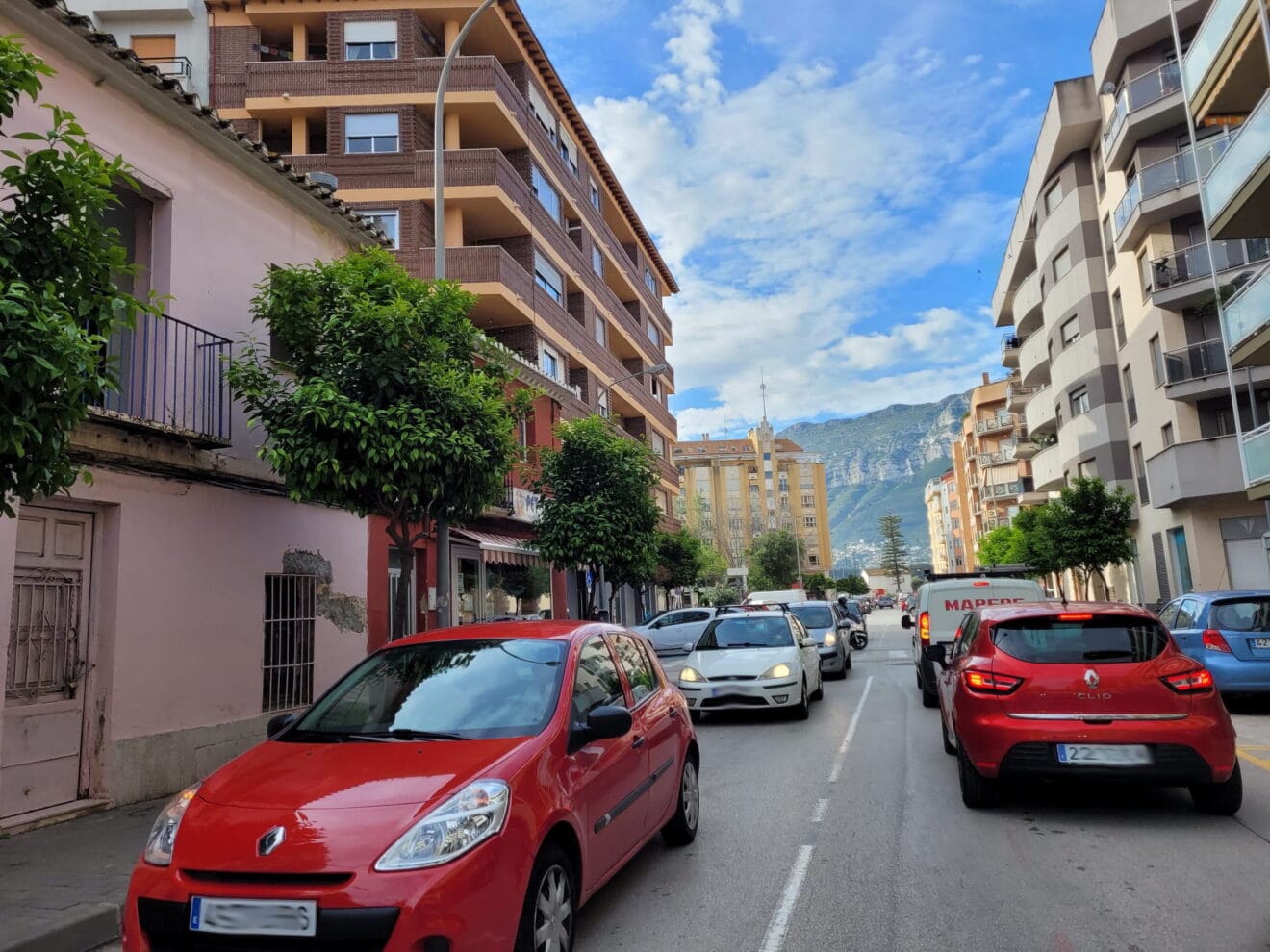 El atasco afecta también a calle Diana