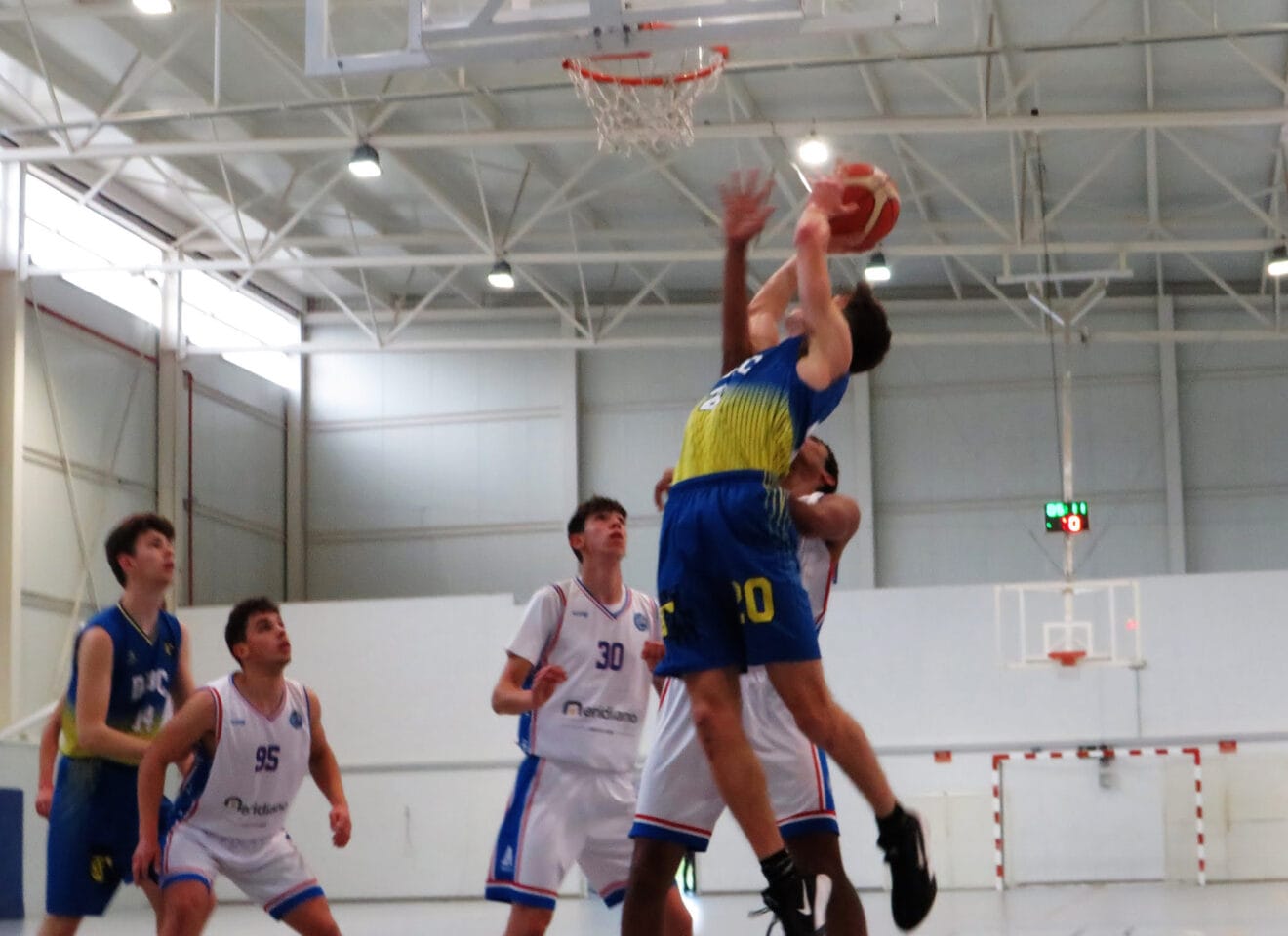 El Lucentum derrota al junior masculino autonómico