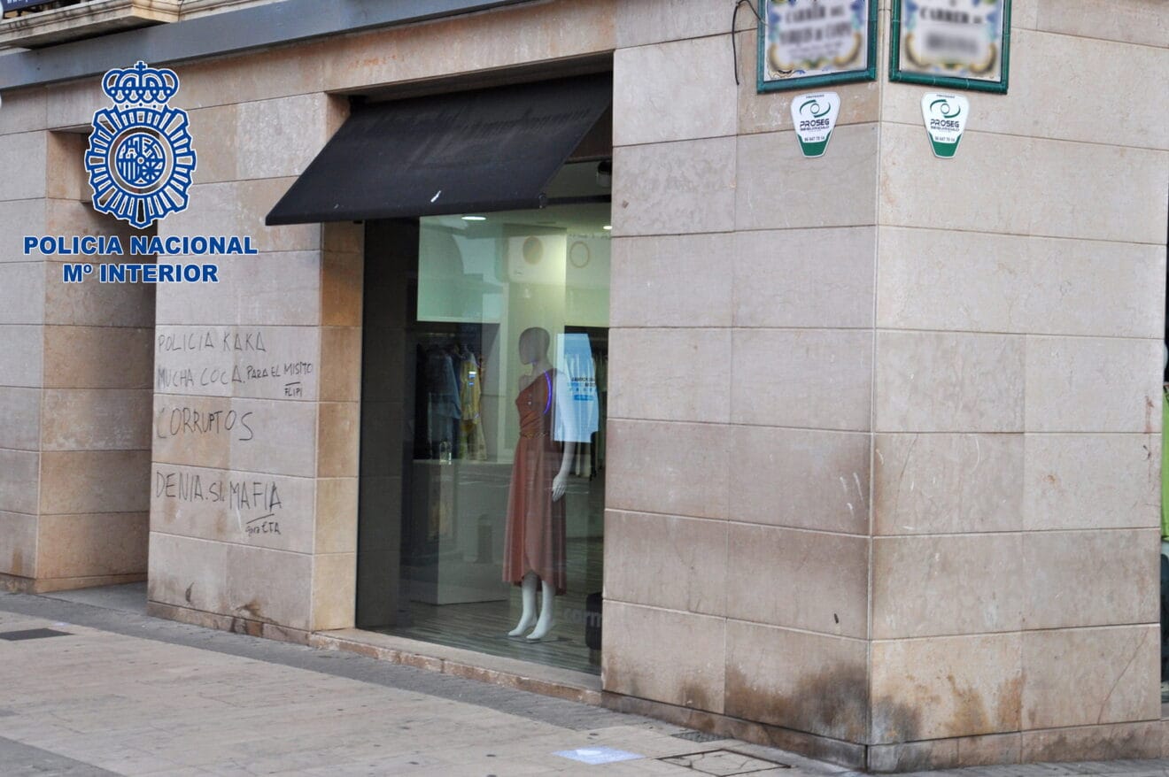 Foto una de las pintadas