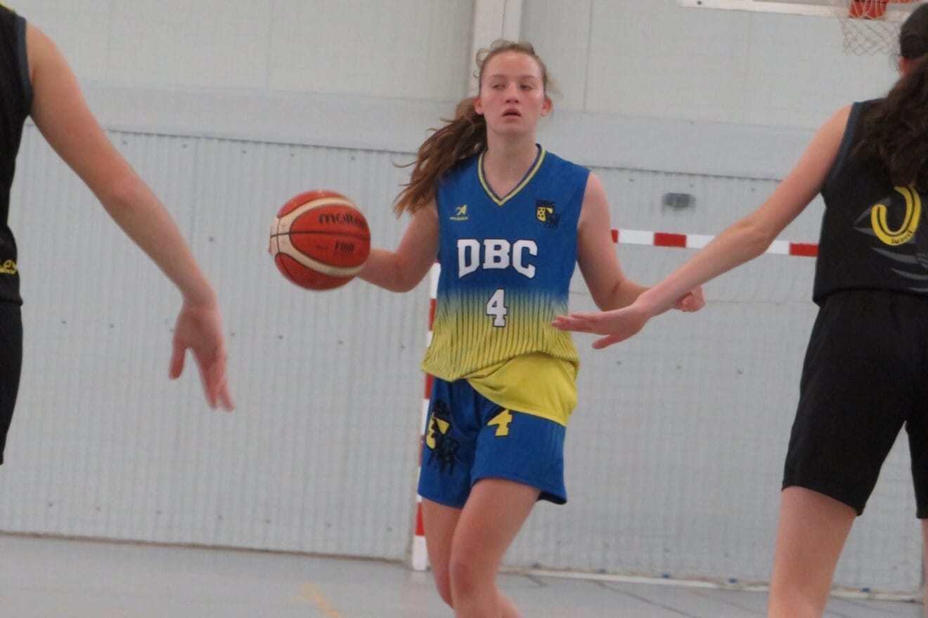Junior femenino vence en Tavernes